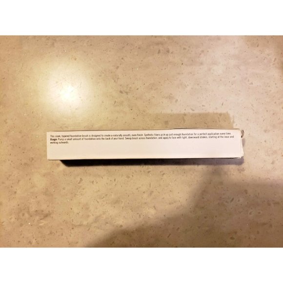 Make Beauty Cosmetics Expert Foundation Brush No. 4 New Imperfect Box - Picture 3 of 3